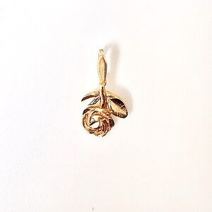 14k gold Vintage Dainty Rose Pendant